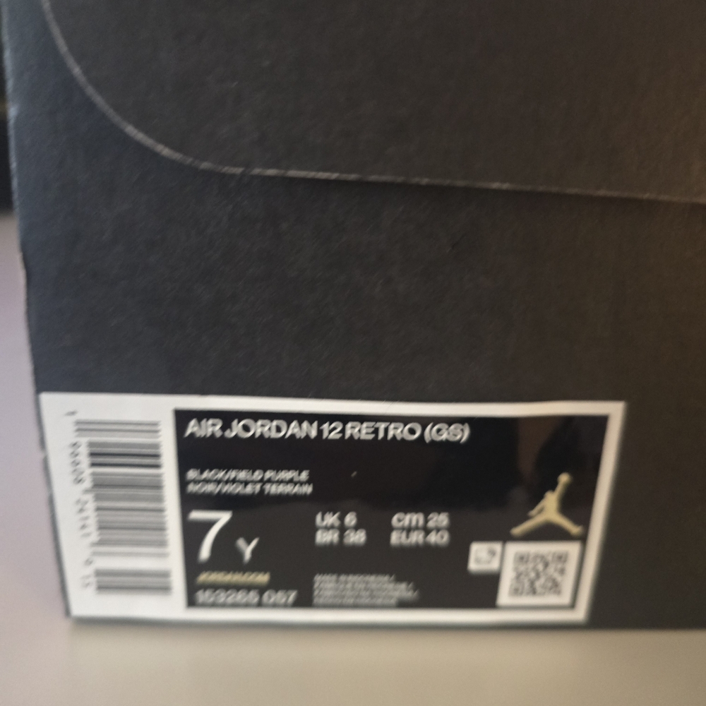 Jordan Retro 12 in Black and Purple - Picture 2 of 9
